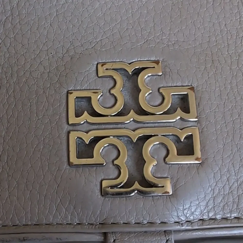 Tory Burch Britten Smartphone Bi-Fold Leather Wallet/Wristlet🩶Gray